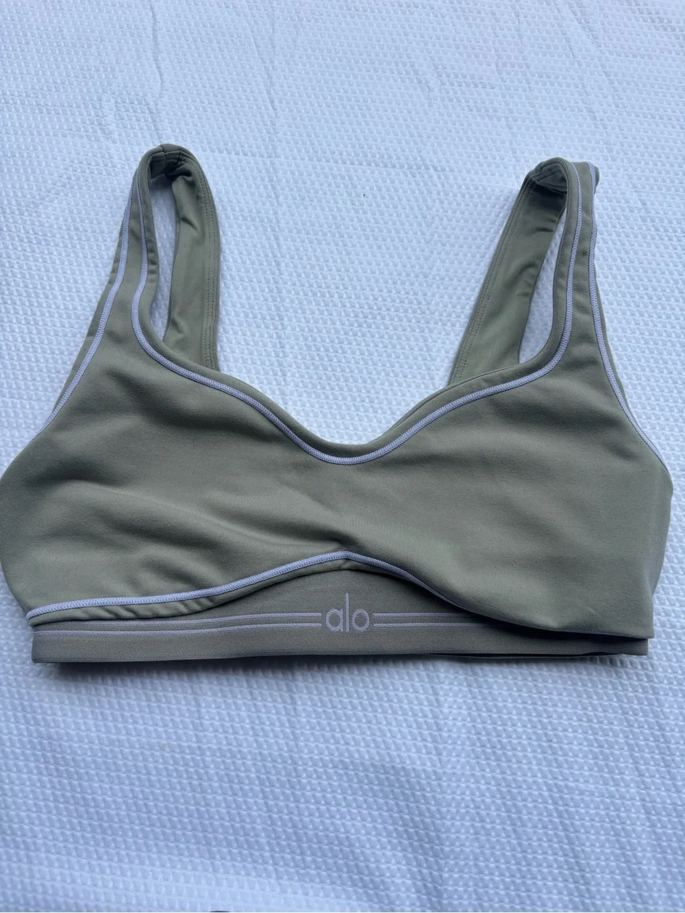 ALO Yoga Sage Green Piped Sports Bra